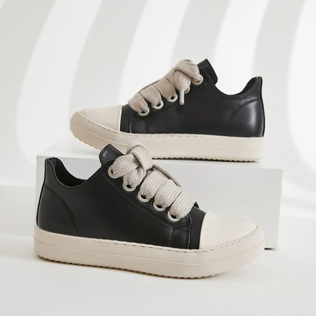 Men Casual Shoes Low Cut Flat Bottom Minimalist College Style