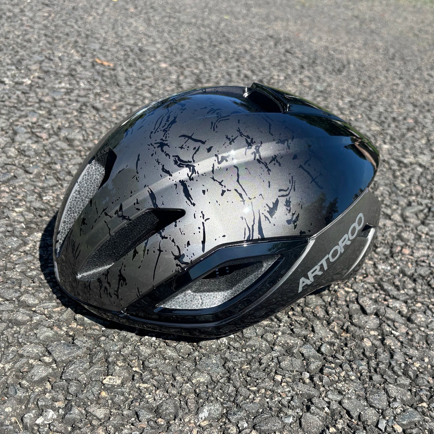 ARTOROO Ultralight Road Bike Helmet for Adults